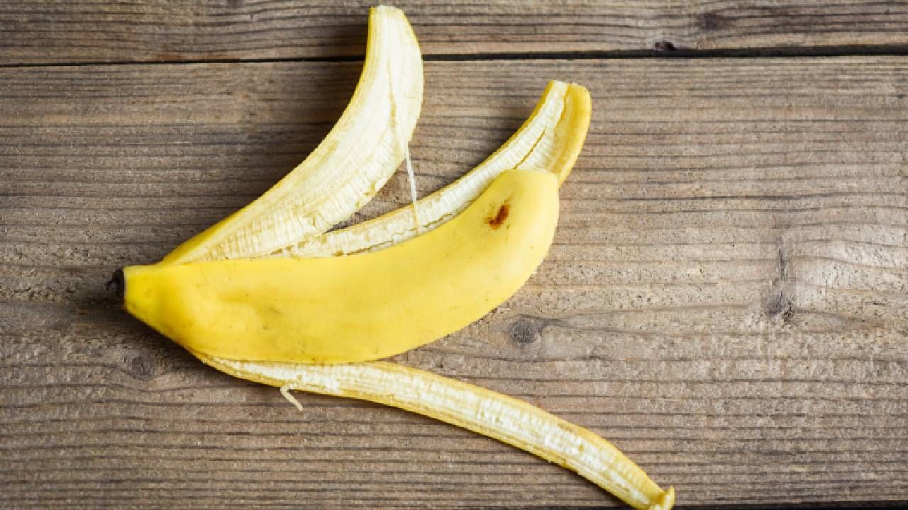 ಬಾಳೆಹಣ್ಣಿನ ಸಿಪ್ಪೆಯನ್ನು ಎಸೆಯುವ ಬದಲು ಈ ರೀತಿ ಉಪಯೋಗಿಸಿದರೆ ಚೆನ್ನ