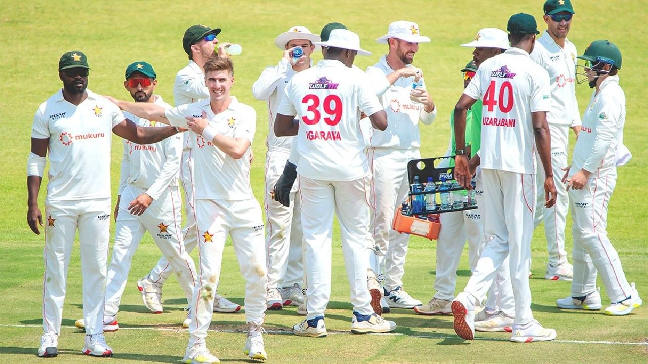 ಹೀಗೆ ಅಫ್ಘಾನಿಸ್ತಾನ್ ತಂಡ ಅತ್ಯಲ್ಪ ಮೊತ್ತಕ್ಕೆ ಆಲೌಟ್ ಆಗಲು ಮುಖ್ಯ ಕಾರಣ ಬ್ರಾಡ್ ಇವನ್ಸ್. ಈ ಪಂದ್ಯದಲ್ಲಿ 57 ಎಸೆತಗಳನ್ನು ಎಸೆದ ಇವನ್ಸ್ ಕೇವಲ 22 ರನ್ ನೀಡಿ 5 ವಿಕೆಟ್ ಕಬಳಿಸಿ ಮಿಂಚಿದರು. ಇದರೊಂದಿಗೆ ಝಿಂಬಾಬ್ವೆ ಪರ ಟೆಸ್ಟ್ನಲ್ಲಿ ಅತೀ ಕಡಿಮೆ ರನ್ ನೀಡಿ 5 ವಿಕೆಟ್ ಕಬಳಿಸಿದ ಬೌಲರ್ ಎಂಬ ದಾಖಲೆಯನ್ನು ಸಹ ನಿರ್ಮಿಸಿದರು.