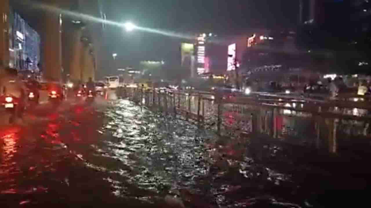 Bengaluru Rains: ಬೆಂಗಳೂರಿನಲ್ಲಿ ಧಾರಾಕಾರ ಮಳೆಗೆ ರಸ್ತೆಗಳು ಜಲಾವೃತ: ಹಲವೆಡೆ ನಿಧಾನಗತಿಯ ಸಂಚಾರ