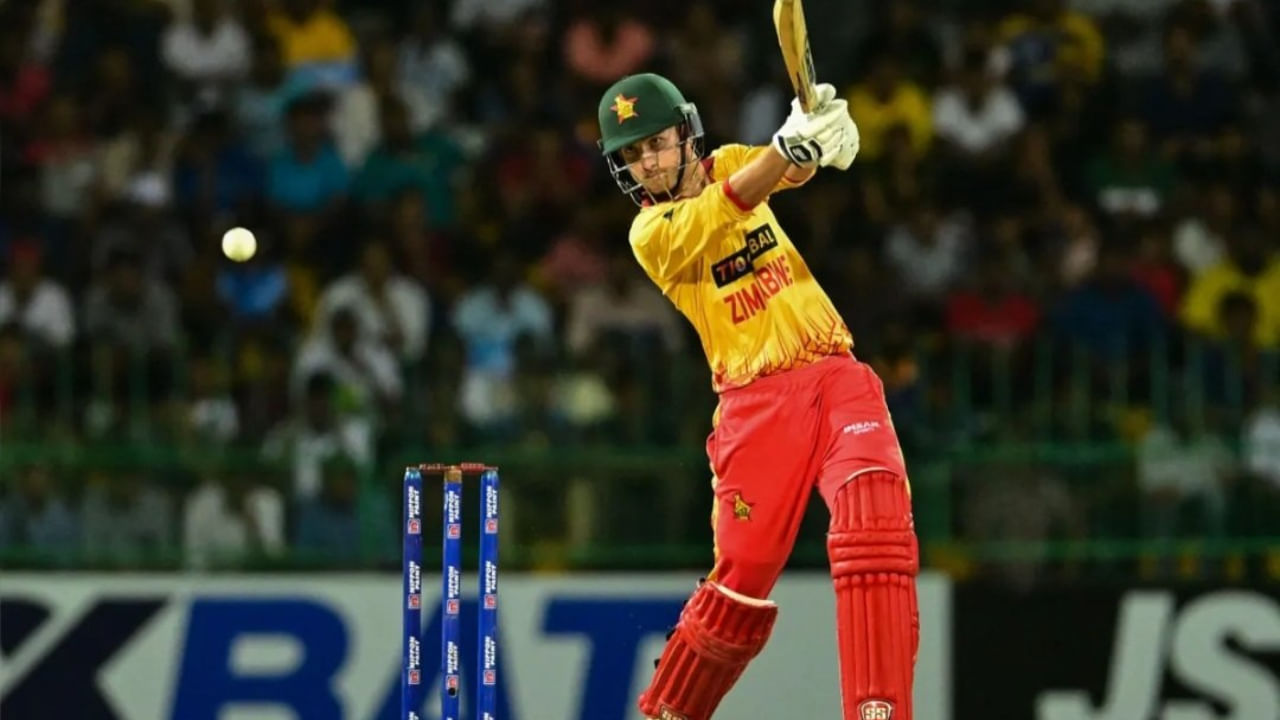 ಟಿ20 ಅಂತರರಾಷ್ಟ್ರೀಯ ಪಂದ್ಯದಲ್ಲಿ ಆರು ಎಸೆತಗಳಲ್ಲಿ ಆರು ಸಿಕ್ಸರ್ಗಳನ್ನು ಬಾರಿಸಿದ ಸಾಧನೆಯನ್ನು ಈ ಹಿಂದೆ ಮಾಡಲಾಗಿದೆ. ಭಾರತದ ಯುವರಾಜ್ ಸಿಂಗ್ ಈ ಸಾಧನೆಯನ್ನು ಮಾಡಿದ್ದಾರೆ. ಆದರೆ ಬ್ರಿಯಾನ್ ಬೆನೆಟ್ ಟಿ20 ಅಂತರರಾಷ್ಟ್ರೀಯ ಪಂದ್ಯದಲ್ಲಿ ಆರು ಎಸೆತಗಳಲ್ಲಿ ಆರು ಬೌಂಡರಿಗಳನ್ನು ಬಾರಿಸಿದ ಮೊದಲ ಬ್ಯಾಟ್ಸ್ಮನ್ ಎಂಬ ಹೆಗ್ಗಳಿಕೆಗೆ ಪಾತ್ರರಾಗಿದ್ದಾರೆ.