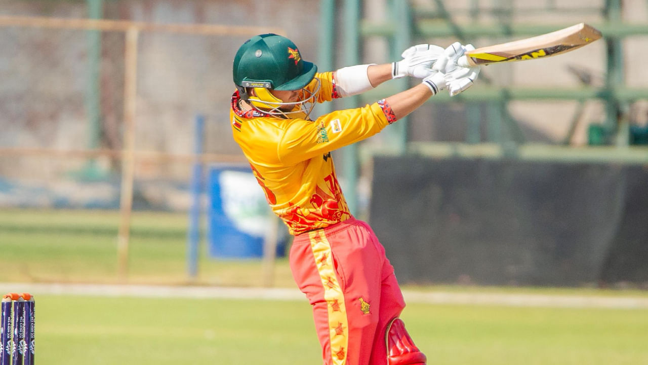 ಇದಕ್ಕೂ ಮೊದಲು, ಬ್ರಿಯಾನ್ ಬೆನೆಟ್ ಸೆಪ್ಟೆಂಬರ್ 30 ರಂದು ತಾಂಜಾನಿಯಾ ವಿರುದ್ಧ 111 ರನ್ ಗಳಿಸಿದರು. ಈ ಮೂಲಕ ಅಂತರರಾಷ್ಟ್ರೀಯ ಕ್ರಿಕೆಟ್ನ ಮೂರು ಸ್ವರೂಪಗಳಲ್ಲಿ ಶತಕ ಗಳಿಸಿದ ವಿಶ್ವದ ಅತ್ಯಂತ ಕಿರಿಯ ಬ್ಯಾಟ್ಸ್ಮನ್ ಎಂಬ ಹೆಗ್ಗಳಿಕೆಗೆ ಪಾತ್ರರಾದರು. ಬೆನೆಟ್ ಏಕದಿನದಲ್ಲಿ ಒಂದು, ಟೆಸ್ಟ್ನಲ್ಲಿ ಎರಡು ಮತ್ತು ಟಿ20ಯಲ್ಲಿ ಒಂದು ಶತಕವನ್ನು ಸಿಡಿಸಿದ್ದಾರೆ.