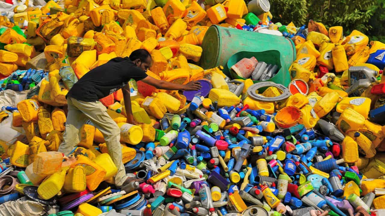 Bangalore Anti Plastic Drive: ಬೆಂಗಳೂರಿನಲ್ಲಿ ಕೇವಲ 18 ದಿನಗಳಲ್ಲಿ 52 ಟನ್​ಗಳಷ್ಟು ನಿಷೇಧಿತ ಪ್ಲಾಸ್ಟಿಕ್ ವಶ