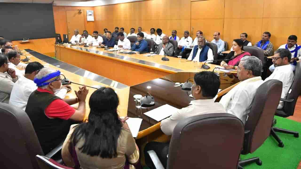 ಒಳಮೀಸಲಾತಿಗೆ ಪಟ್ಟು: ವಿಧಾನಸೌಧದ ಒಳಗೆಯೇ ಸರ್ಕಾರಕ್ಕೆ ಧಿಕ್ಕಾರ ಕೂಗಿದ ಅಲೆಮಾರಿ ಮುಖಂಡರು