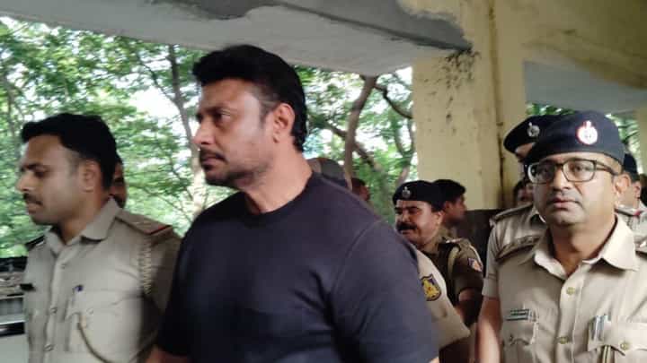 ರೇಣುಕಾಸ್ವಾಮಿ ಕೊಲೆ ಪ್ರಕರಣದಲ್ಲಿ ದರ್ಶನ್ ದೋಷಾರೋಪ ನಿಗದಿ; ಕೋರ್ಟ್ ವಿಚಾರಣೆಯ ಲೈವ್ ವಿವರ ಇಲ್ಲಿದೆ ರೇಣುಕಾಸ್ವಾಮಿ ಕೊಲೆ ಪ್ರಕರಣದಲ್ಲಿ ದರ್ಶನ್ ದೋಷಾರೋಪ ನಿಗದಿ; ಕೋರ್ಟ್ ವಿಚಾರಣೆಯ ಲೈವ್ ವಿವರ ಇಲ್ಲಿದೆ
