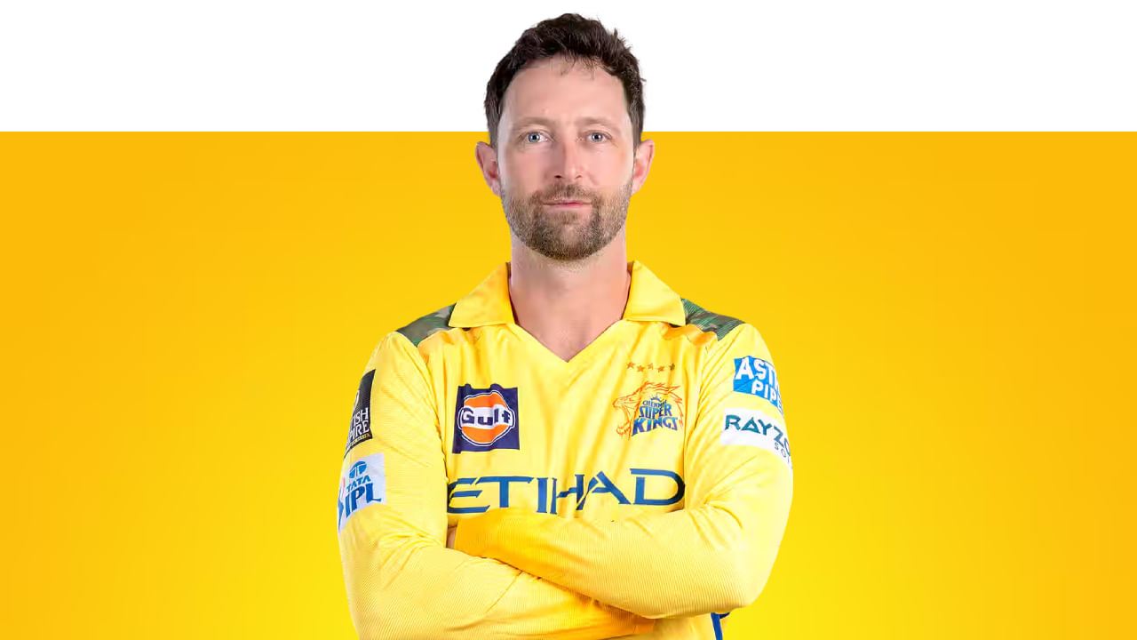 ಡೆವೊನ್ ಕಾನ್ವೆ: ಚೆನ್ನೈ ಸೂಪರ್ ಕಿಂಗ್ಸ್ ಪರ ಕಳೆದ ಕೆಲ ವರ್ಷಗಳಿಂದ ಕಣಕ್ಕಿಳಿಯುತ್ತಿದ್ದ ಡೆವೊನ್ ಕಾನ್ವೆ ಅವರನ್ನು ಸಹ ಈ ಬಾರಿ ಬಿಡುಗಡೆ ಮಾಡಲು ಸಿಎಸ್ಕೆ ನಿರ್ಧರಿಸಿದೆ. ಏಕೆಂದರೆ ಕಳೆದ ಸೀಸನ್ನಲ್ಲಿ ಕಾನ್ವೆ 6 ಪಂದ್ಯಗಳಿಂದ ಕೇವಲ 156 ರನ್ ಮಾತ್ರ ಕಲೆಹಾಕಿದ್ದರು. ಇದೀಗ ಕಳಪೆ ಫಾರ್ಮ್ನಲ್ಲಿರುವ ಡೆವೊನ್ ಕಾನ್ವೆಯನ್ನು ಬಿಡುಗಡೆ ಮಾಡಿ 6.25 ಕೋಟಿ ರೂ. ಪರ್ಸ್ ಮೊತ್ತ ಹೆಚ್ಚಿಸಲು ಸಿಎಸ್ಕೆ ಫ್ರಾಂಚೈಸಿ ನಿರ್ಧರಿಸಿದೆ.