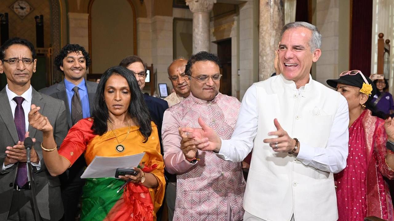 ಇದು ಭಾರತ ಮತ್ತು ಅಮೆರಿಕ ದೇಶಗಳ ನಡುವಿನ ಏಕತೆ ಮತ್ತು ಸಾಂಸ್ಕೃತಿಕ ಸೌಹಾರ್ದತೆಯ ಸುಂದರ ಸಂಕೇತವಾಗಿದೆ.