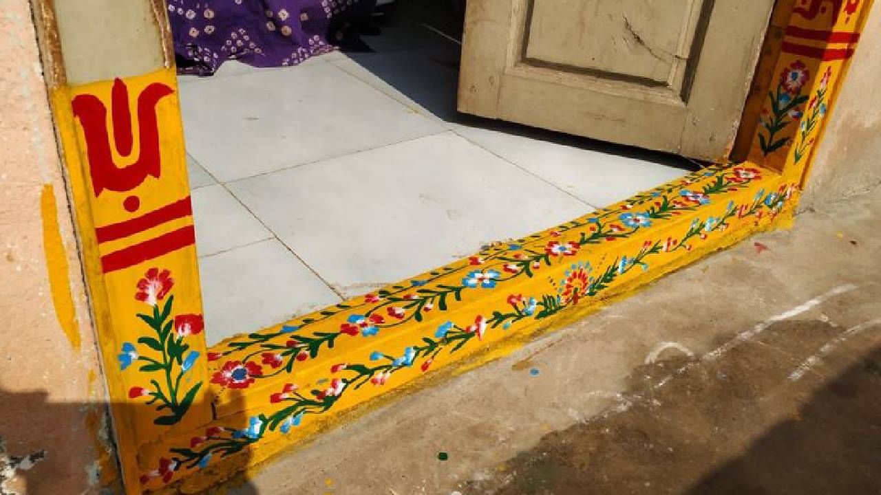 Daily Devotional: ಮನೆಯ ಹೊಸ್ತಿಲಿನ ಮೇಲೆ ಏಕೆ ಕೂರಬಾರದು; ವಾಸ್ತು ತಜ್ಞರು ಹೇಳುವುದೇನು?