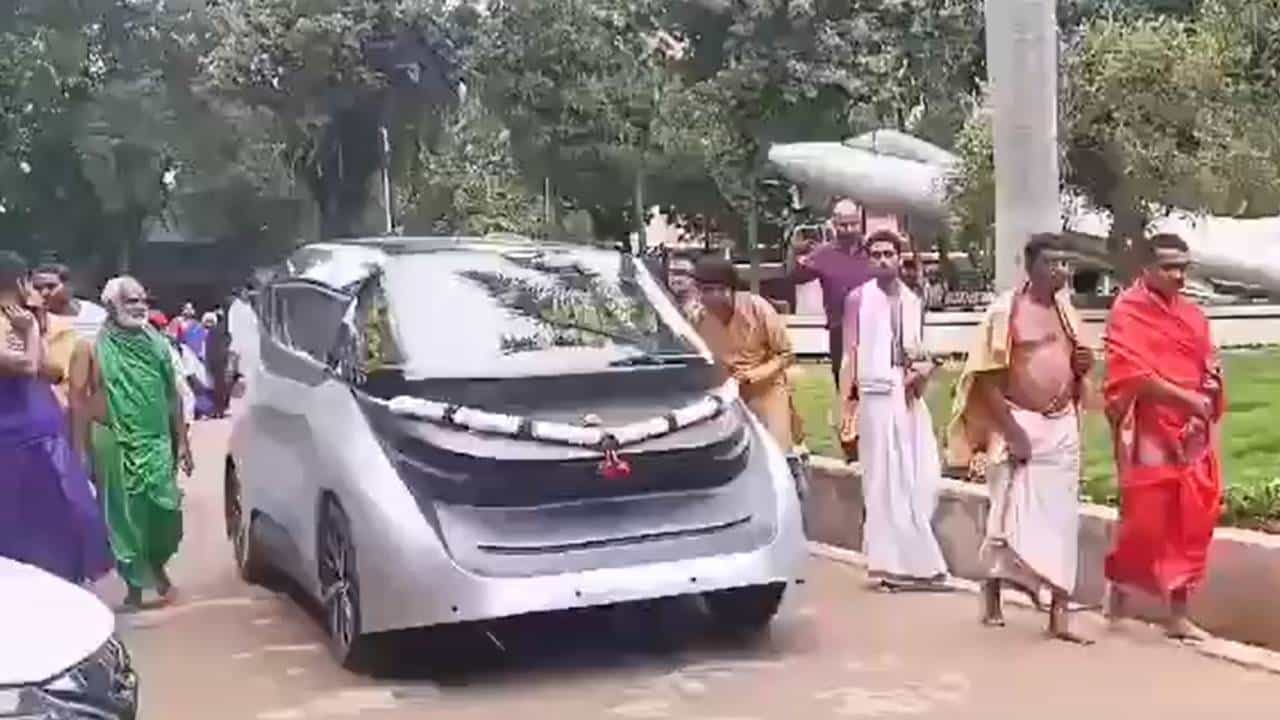ವಿಪ್ರೋ, ಐಐಎಸ್ಸಿದಿಂದ ಸ್ವಯಂಚಾಲಿತ ಕಾರಿನ ಪ್ರೋಟೋಟೈಪ್; ಆರ್ವಿ ಎಂಜಿನಿಯರಿಂಗ್ ಕಾಲೇಜು ಕ್ಯಾಂಪಸ್ ಸುತ್ತಿದ ಡ್ರೈವರ್ಲೆಸ್ ಕಾರು ವಿಪ್ರೋ, ಐಐಎಸ್ಸಿದಿಂದ ಸ್ವಯಂಚಾಲಿತ ಕಾರಿನ ಪ್ರೋಟೋಟೈಪ್; ಆರ್ವಿ ಎಂಜಿನಿಯರಿಂಗ್ ಕಾಲೇಜು ಕ್ಯಾಂಪಸ್ ಸುತ್ತಿದ ಡ್ರೈವರ್ಲೆಸ್ ಕಾರು