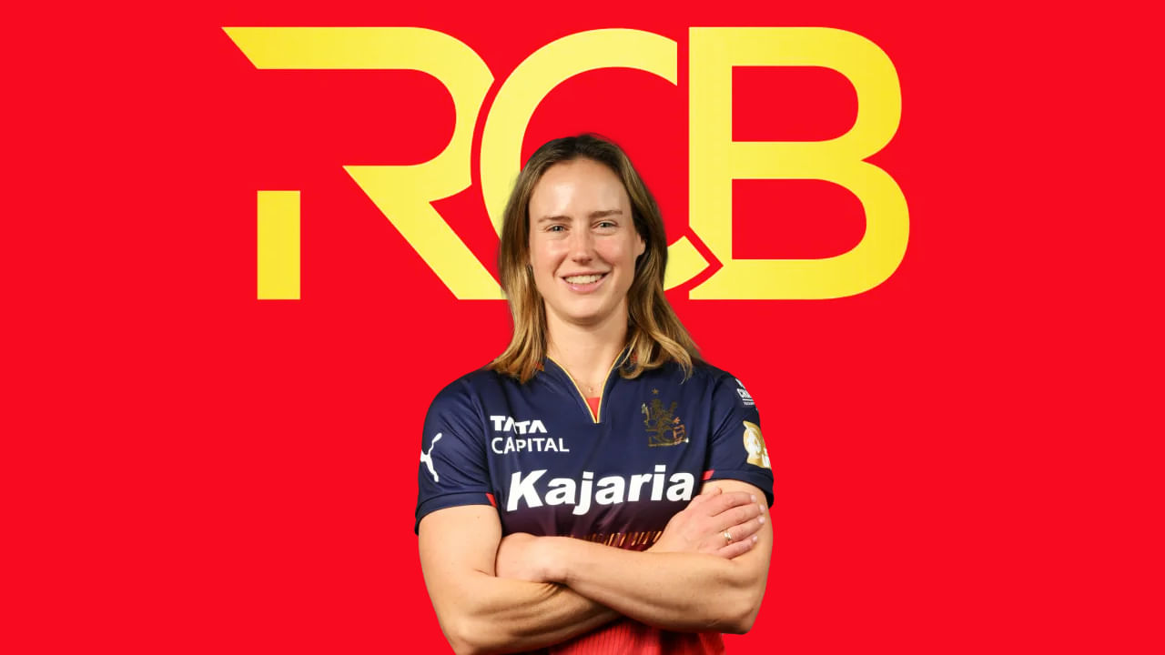 ಎಲ್ಲಿಸ್ ಪೆರ್ರಿ: ರಾಯಲ್ ಚಾಲೆಂಜರ್ಸ್ ಬೆಂಗಳೂರು ಫ್ರಾಂಚೈಸಿ ತನ್ನ ದ್ವಿತೀಯ ರಿಟೆನ್ಷನ್ ಆಗಿ ಆಸ್ಟ್ರೇಲಿಯನ್ ಆಲ್ರೌಂಡರ್ ಎಲ್ಲಿಸ್ ಪೆರ್ರಿ ಅವರನ್ನು ಆಯ್ಕೆ ಮಾಡಲಿದೆ. 2024 ರಲ್ಲಿ ಆರ್ಸಿಬಿ ತಂಡವು ಚಾಂಪಿಯನ್ ಪಟ್ಟ ಅಲಂಕರಿಸುವಲ್ಲಿ ಪೆರ್ರಿ ಪ್ರಮುಖ ಪಾತ್ರವಹಿಸಿದ್ದರು. ಅಲ್ಲದೆ ಆರ್ಸಿಬಿ ಪರ 25 ಪಂದ್ಯಗಳನ್ನಾಡಿರುವ ಎಲ್ಲಿಸ್ 972 ರನ್ ಕಲೆಹಾಕಿದ್ದಲ್ಲದೇ, 14 ವಿಕೆಟ್ ಕಬಳಿಸಿ ಮಿಂಚಿದ್ದಾರೆ. ಹೀಗಾಗಿ ಆರ್ಸಿಬಿ ತಂಡದ ದ್ವಿತೀಯ ರಿಟೈನ್ ಎಲ್ಲಿಸ್ ಪೆರ್ರಿ ಆಗಿರಲಿದ್ದಾರೆ.