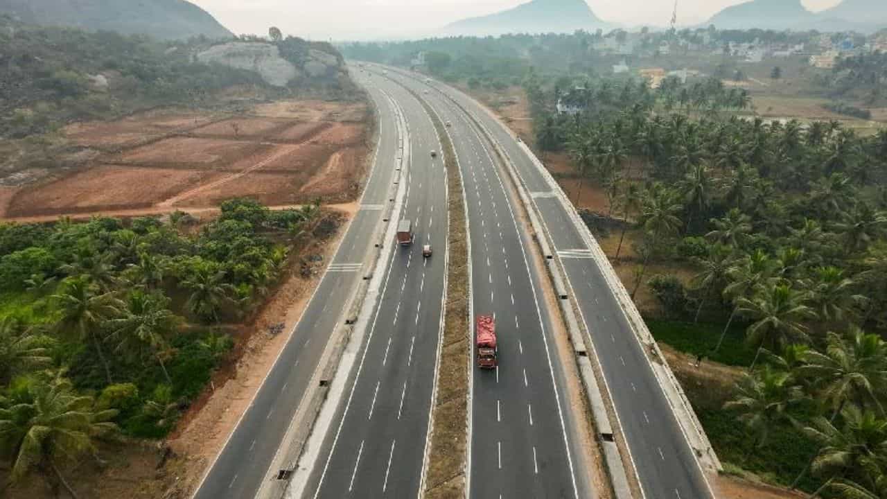 ಕಳ್ಳ ಕಾಕರ ಅಡ್ಡೆಯಾದ ಬೆಂಗಳೂರು-ಮೈಸೂರು ಎಕ್ಸ್ಪ್ರೆಸ್ ಹೈವೇ: ಅವೈಜ್ಞಾನಿಕ ಕಾಮಗಾರಿಯಿಂದಲೂ ಸಮಸ್ಯೆ ಕಳ್ಳ ಕಾಕರ ಅಡ್ಡೆಯಾದ ಬೆಂಗಳೂರು-ಮೈಸೂರು ಎಕ್ಸ್ಪ್ರೆಸ್ ಹೈವೇ: ಅವೈಜ್ಞಾನಿಕ ಕಾಮಗಾರಿಯಿಂದಲೂ ಸಮಸ್ಯೆ