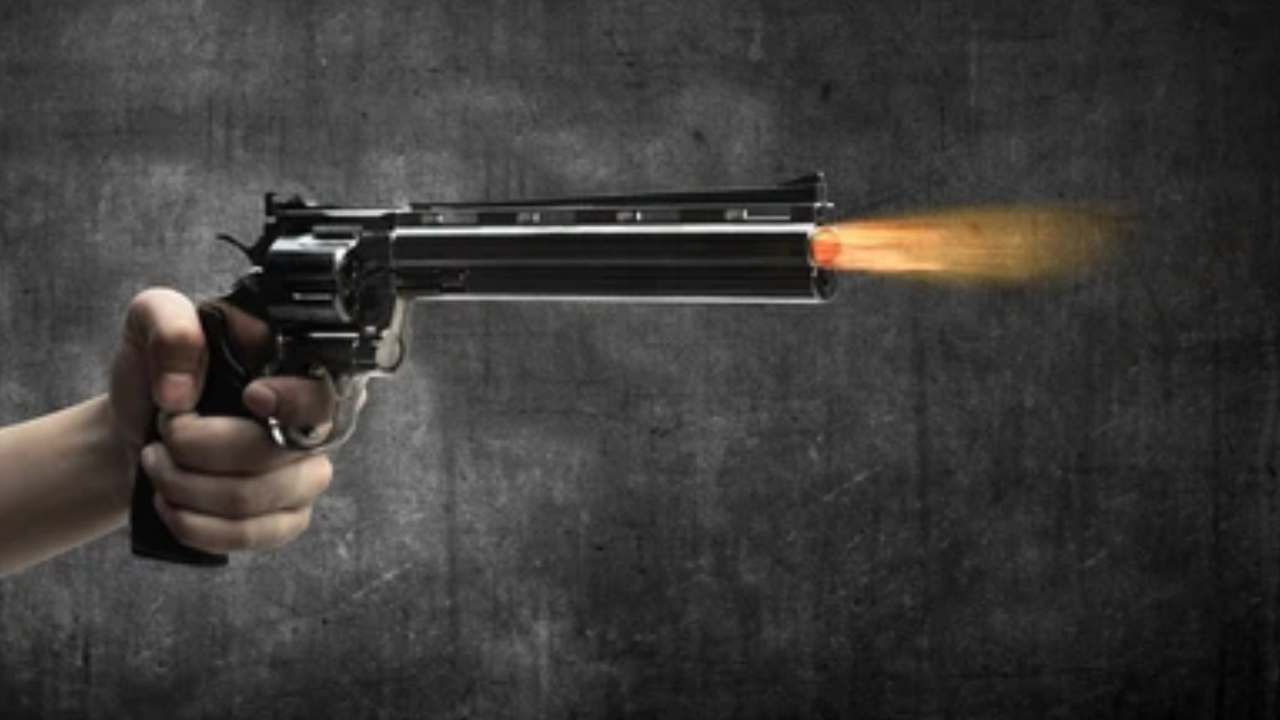 ನೆಲಮಂಗಲದಲ್ಲಿ ಮತ್ತೆ ಶುರುವಾಯ್ತಾ ವಾರ್? ಗ್ರಾ ಪಂ ಸದಸ್ಯನ ಮೇಲೆ ಫೈರಿಂಗ್!