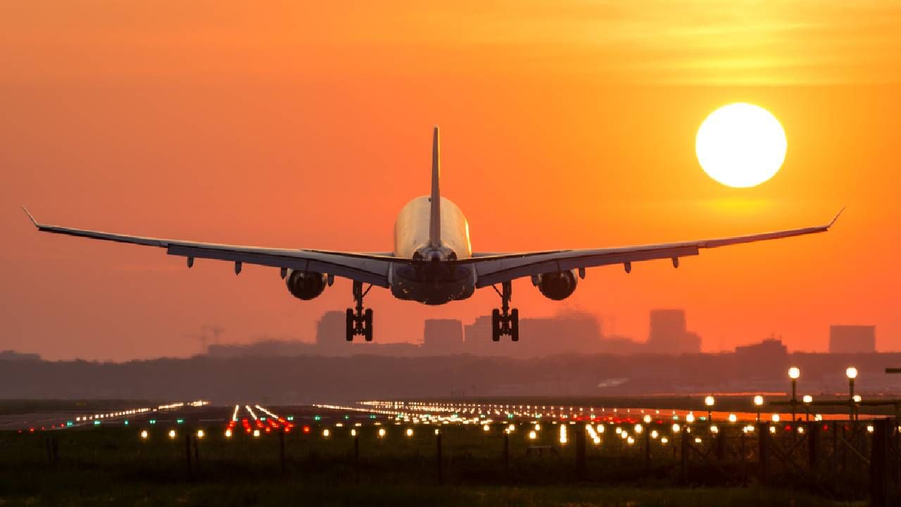 ವಿಮಾನಗಳಲ್ಲಿ ಪವರ್ ಬ್ಯಾಂಕ್ ಕೊಂಡೊಯುವಂತಿಲ್ವಾ? ಡಿಜಿಸಿಎ ಕಠಿಣ ನಿಯಮ ಜಾರಿಗೆ ತರುತ್ತಾ? ವಿಮಾನಗಳಲ್ಲಿ ಪವರ್ ಬ್ಯಾಂಕ್ ಕೊಂಡೊಯುವಂತಿಲ್ವಾ? ಡಿಜಿಸಿಎ ಕಠಿಣ ನಿಯಮ ಜಾರಿಗೆ ತರುತ್ತಾ?