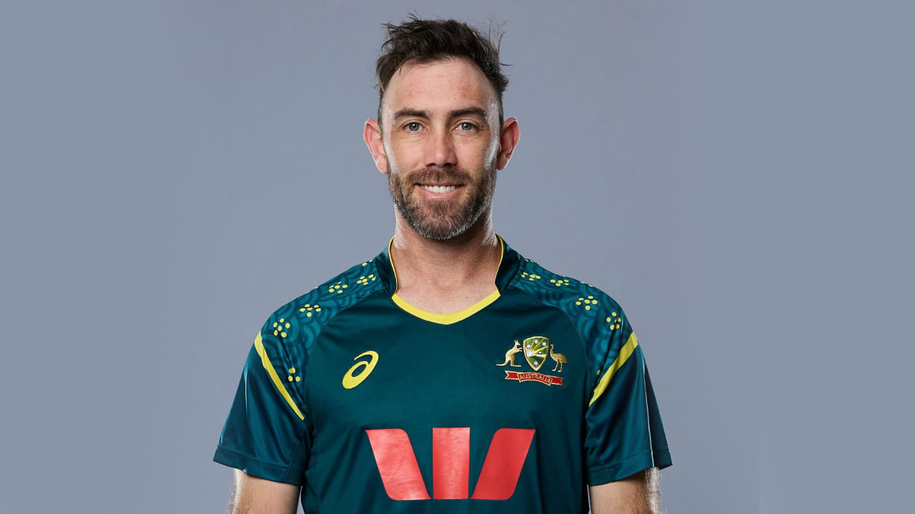 ಗ್ಲೆನ್ ಮ್ಯಾಕ್ಸ್​ವೆಲ್: ಏಕದಿನ ಕ್ರಿಕೆಟ್​ಗೆ ವಿದಾಯ ಹೇಳಿರುವ ಗ್ಲೆನ್ ಮ್ಯಾಕ್ಸ್​ವೆಲ್ ಈ ಬಾರಿ ಟಿ20 ತಂಡದಲ್ಲಿ ಸ್ಥಾನ ಪಡೆದಿಲ್ಲ. ಇದಕ್ಕೆ ಮುಖ್ಯ ಕಾರಣ ಗಾಯಗೊಂಡಿರುವುದು. ನ್ಯೂಝಿಲೆಂಡ್ ವಿರುದ್ಧದ ಸರಣಿಗಾಗಿ ಅಭ್ಯಾಸ ನಡೆಸುತ್ತಿದ್ದ ವೇಳೆ ಮ್ಯಾಕ್ಸಿ ಅವರ ಮುಂಗೈ ಮುರಿತಕ್ಕೊಳಗಾಗಿದೆ. ಇದೇ ಕಾರಣದಿಂದಾಗಿ ಅವರು ಸಹ ಭಾರತದ ವಿರುದ್ಧದ ಸರಣಿಯಿಂದ ಹೊರಗುಳಿದಿದ್ದಾರೆ.