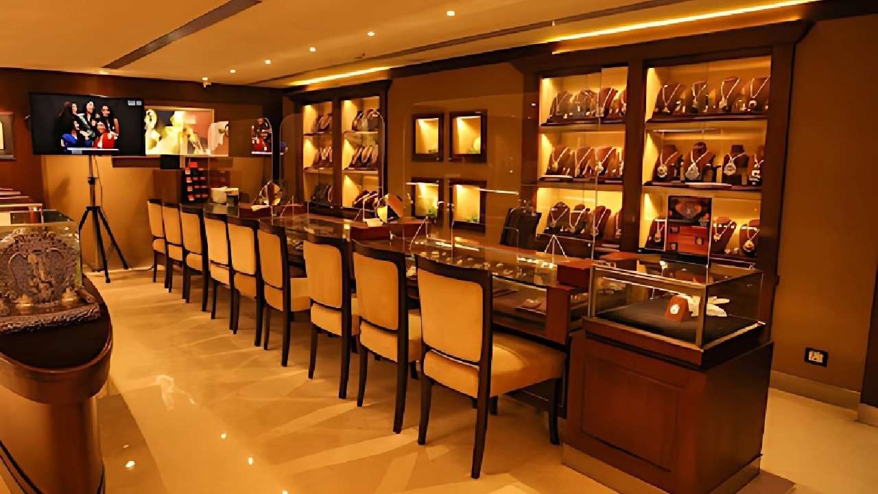 Gold Rate Today Bangalore: ಚಿನ್ನದ ಬೆಲೆ ಇಳಿಕೆ; ಬೆಳ್ಳಿ ಬೆಲೆ ಹೊಸ ದಾಖಲೆ