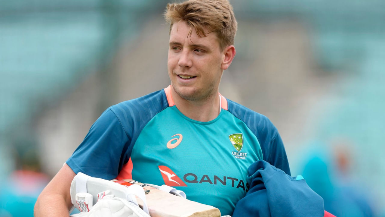 ಭಾರತ ಮತ್ತು ಆಸ್ಟ್ರೇಲಿಯಾ ನಡುವಿನ ಮೂರು ಪಂದ್ಯಗಳ ಏಕದಿನ ಸರಣಿ ಅಕ್ಟೋಬರ್ 19 ರಂದು ಆರಂಭವಾಗಲಿದೆ. ಸರಣಿಗೆ ಸಿದ್ಧತೆ ನಡೆಸುತ್ತಿರುವ ಟೀಂ ಇಂಡಿಯಾ ಮೈದಾನದಲ್ಲಿ ಸಾಕಷ್ಟು ಬೆವರು ಹರಿಸುತ್ತಿದೆ. ಏತನ್ಮಧ್ಯೆ, ಆತಿಥೇಯ ಆಸ್ಟ್ರೇಲಿಯಾ ತಂಡಕ್ಕೆ ದೊಡ್ಡ ಆಘಾತ ಎದುರಾಗಿದೆ. ತಂಡದ ಸ್ಟಾರ್ ಆಲ್ರೌಂಡರ್ ಕ್ಯಾಮರೂನ್ ಗ್ರೀನ್ ಗಾಯದಿಂದಾಗಿ ಸರಣಿಯಿಂದ ಬಿದ್ದಿದ್ದಾರೆ.