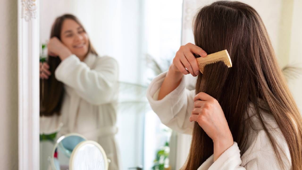 ಮೆಂತ್ಯೆಯೊಂದಿಗೆ ಈ ವಸ್ತುವನ್ನು ಬೆರೆಸಿ ಹಚ್ಚಿದರೆ ಕೂದಲು ಸೊಂಪಾಗಿ, ಉದ್ದವಾಗಿ ಬೆಳೆಯುತ್ತಂತೆ ಮೆಂತ್ಯೆಯೊಂದಿಗೆ ಈ ವಸ್ತುವನ್ನು ಬೆರೆಸಿ ಹಚ್ಚಿದರೆ ಕೂದಲು ಸೊಂಪಾಗಿ, ಉದ್ದವಾಗಿ ಬೆಳೆಯುತ್ತಂತೆ