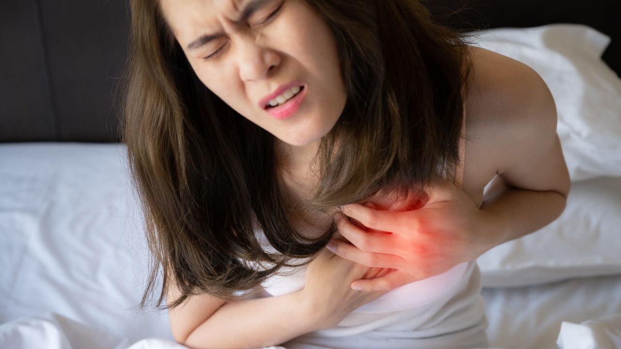 ಮುಖದಲ್ಲಿ ಈ ರೀತಿಯ ಲಕ್ಷಣ ಕಂಡುಬಂದಾಗ ಎಂದಿಗೂ ನಿರ್ಲಕ್ಷ್ಯ ಮಾಡಬೇಡಿ... ಜೀವಕ್ಕೆ ಅಪಾಯ ತರಬಹುದು! ಮುಖದಲ್ಲಿ ಈ ರೀತಿಯ ಲಕ್ಷಣ ಕಂಡುಬಂದಾಗ ಎಂದಿಗೂ ನಿರ್ಲಕ್ಷ್ಯ ಮಾಡಬೇಡಿ... ಜೀವಕ್ಕೆ ಅಪಾಯ ತರಬಹುದು!