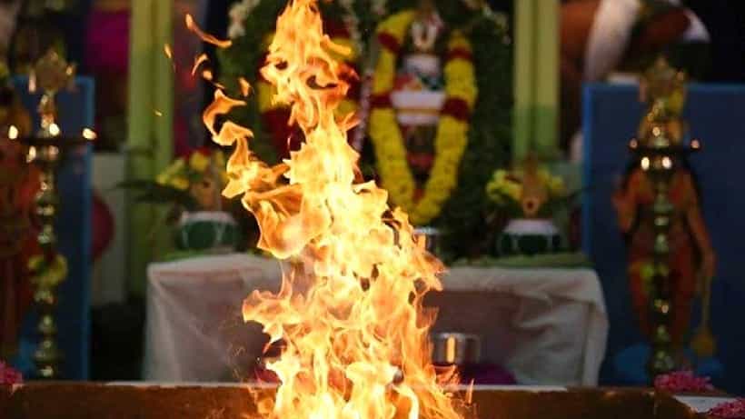 Homa Tradition: ಪೂಜೆಯ ಕೊನೆಯಲ್ಲಿ ಹೋಮ ಏಕೆ ಮಾಡಲಾಗುತ್ತದೆ? ಈ ಸಂಪ್ರದಾಯ ಪ್ರಾರಂಭವಾಗಿದ್ದು ಹೇಗೆ?