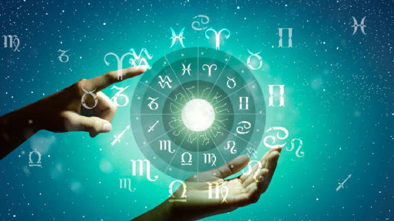 Horoscope Today 21 October : ಇಂದು ಈ ರಾಶಿಯವರು ಬೇಡದ ಕಾರ್ಯಕ್ಕೆ ದುಡ್ಡನ್ನು ಹಾಕಿ ಕಳೆದುಕೊಳ್ಳುವಿರಿ