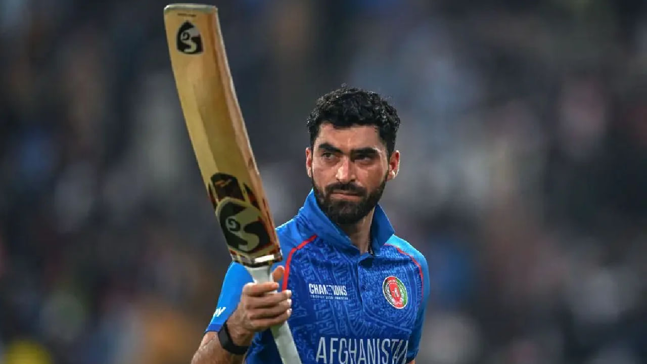 ಕಳೆದ ಬಾರಿ ಶ್ರೇಯಾಂಕ ಪಟ್ಟಿಯಲ್ಲಿ 10ನೇ ಸ್ಥಾನದಲ್ಲಿ ಕಾಣಿಸಿಕೊಂಡಿದ್ದ ಇಬ್ರಾಹಿಂ ಝದ್ರಾನ್ ಇದೀಗ ಎರಡನೇ ಸ್ಥಾನಕ್ಕೇರುವಲ್ಲಿ ಯಶಸ್ವಿಯಾಗಿದ್ದಾರೆ. ಅದು ಸಹ ರೋಹಿತ್ ಶರ್ಮಾ, ವಿರಾಟ್ ಕೊಹ್ಲಿಯಂತಹ ದಿಗ್ಗಜರನ್ನು ಹಿಂದಿಕ್ಕುವ ಮೂಲಕ ಎಂಬುದು ವಿಶೇಷ. ನೂತನ ಏಕದಿನ ಬ್ಯಾಟರ್​​​ಗಳ ಟಾಪ್-5 ಪಟ್ಟಿ ಈ ಕೆಳಗಿನಂತಿದೆ...