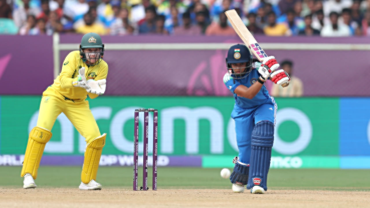 ಇನ್ನು ಮಹಿಳಾ ಏಕದಿನ ಪಂದ್ಯದಲ್ಲಿ ಆಸ್ಟ್ರೇಲಿಯಾ ವಿರುದ್ಧ ಅತ್ಯಧಿಕ ರನ್ ಕಲೆಹಾಕಿದ ತಂಡಗಳ ಪಟ್ಟಿಯ ಮೊದಲೆರಡು ಸ್ಥಾನಗಳಲ್ಲಿ ಭಾರತ ಮಹಿಳಾ ತಂಡವೇ ಸ್ಥಾನ ಪಡೆದಿದೆ. ಕೆಲವೇ ದಿನಗಳ ಹಿಂದೆ ನಡೆದಿದ್ದ ಪಂದ್ಯದಲ್ಲಿ ಭಾರತ 369 ರನ್ ಕಲೆಹಾಕಿತ್ತು. ಇದೀಗ ವಿಶ್ವಕಪ್‌ನಲ್ಲಿ 330 ರನ್ ಬಾರಿಸಿದೆ. 3ನೇ ಸ್ಥಾನದಲ್ಲಿರುವ ಇಂಗ್ಲೆಂಡ್‌ 298 ರನ್, ಮತ್ತೆ ನಾಲ್ಕನೇ ಸ್ಥಾನದಲ್ಲಿರುವ ಭಾರತ 292 ರನ್ ಪೇರಿಸಿತ್ತು.
