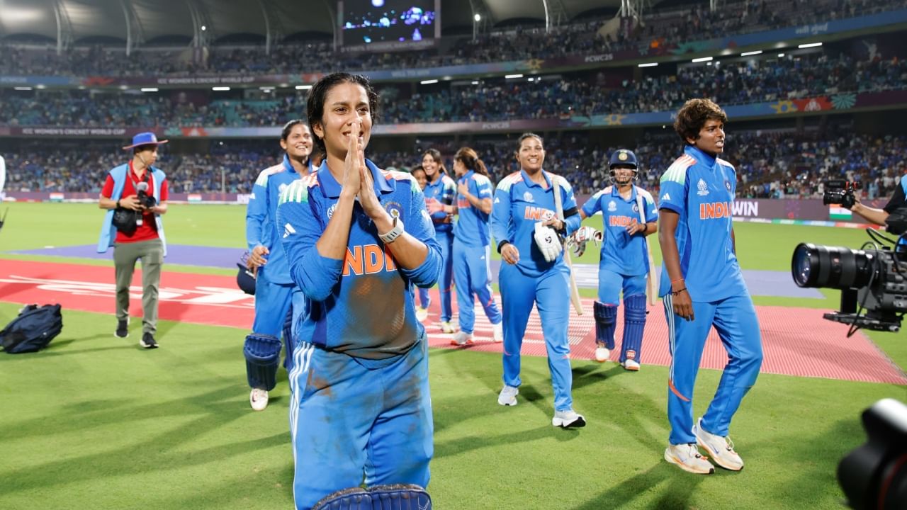 ಹಾಗೆಯೇ ಮಹಿಳಾ ಏಕದಿನ ಪಂದ್ಯದಲ್ಲಿ ಭಾರತ ದಾಖಲಿಸಿದ ಎರಡನೇ ಅತ್ಯಧಿಕ ಮೊತ್ತ ಇದಾಗಿದೆ. ಇದಕ್ಕೂ ಮುನ್ನ ಕಳೆದ ತಿಂಗಳು ದೆಹಲಿಯಲ್ಲಿ ಇದೇ ತಂಡದ ವಿರುದ್ಧ ಭಾರತ 369 ರನ್ ಗಳಿಸಿತ್ತು. ಇದರ ಜೊತೆಗೆ ಮಹಿಳಾ ಏಕದಿನ ವಿಶ್ವಕಪ್‌ನಲ್ಲಿ ಆಸ್ಟ್ರೇಲಿಯಾವನ್ನು ಸೋಲಿಸಿ ಮೂರನೇ ಬಾರಿಗೆ ಭಾರತ ಫೈನಲ್‌ಗೆ ಪ್ರವೇಶಿಸಿದೆ. ಈ ಹಿಂದೆ 2005 ಮತ್ತು 2017 ರಲ್ಲಿ ಭಾರತ ಫೈನಲ್ ತಲುಪಿತ್ತಾದರೂ ಎರಡೂ ಬಾರಿಯೂ ರನ್ನರ್ ಅಪ್ ಸ್ಥಾನಕ್ಕೆ ತೃಪ್ತಿಪಡಬೇಕಾಯಿತು.
