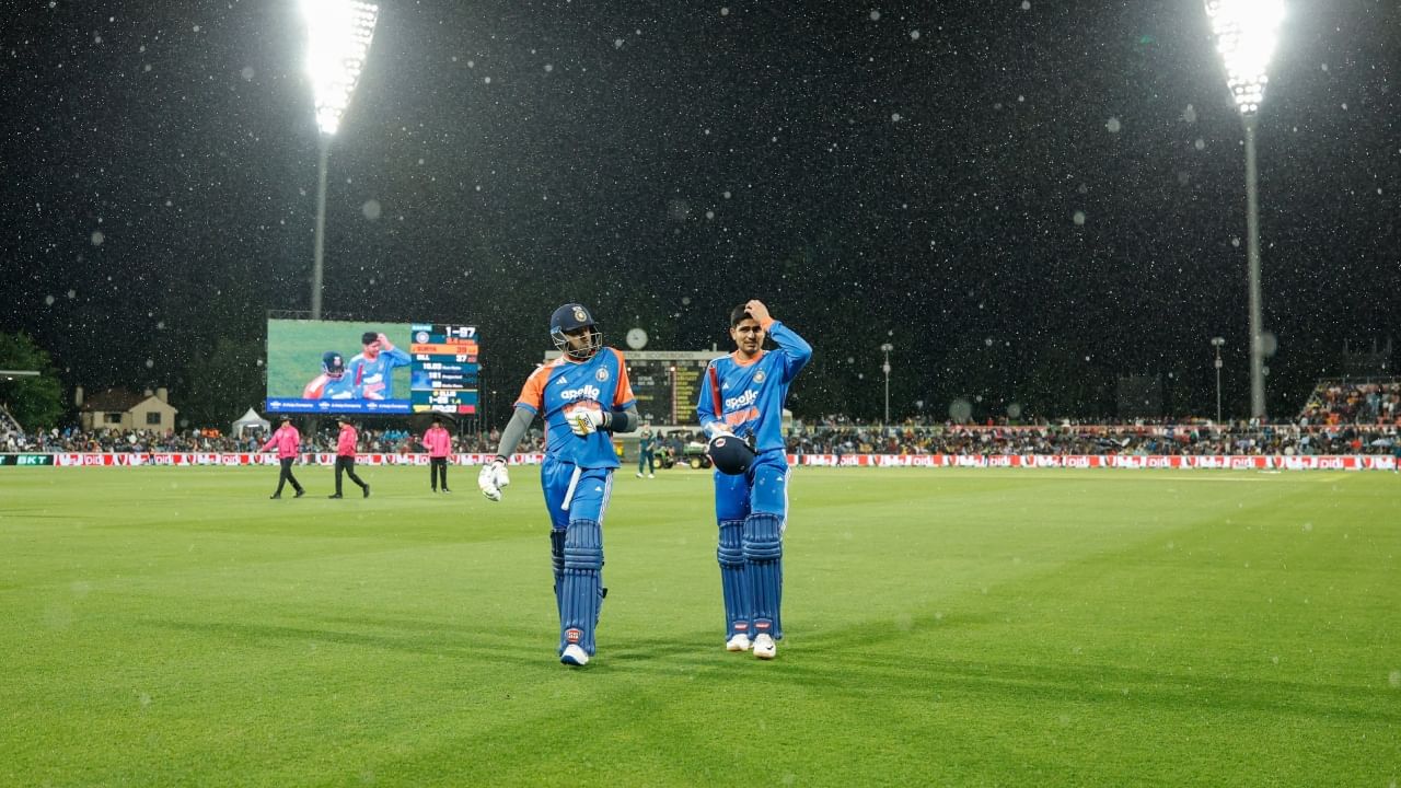 IND vs AUS: ಶೇ. 87 ರಷ್ಟು ಮಳೆ..! 2ನೇ ಟಿ20 ಪಂದ್ಯ ನಡೆಯುವುದು ಭಾಗಶಃ ಅನುಮಾನ IND vs AUS: ಶೇ. 87 ರಷ್ಟು ಮಳೆ..! 2ನೇ ಟಿ20 ಪಂದ್ಯ ನಡೆಯುವುದು ಭಾಗಶಃ ಅನುಮಾನ