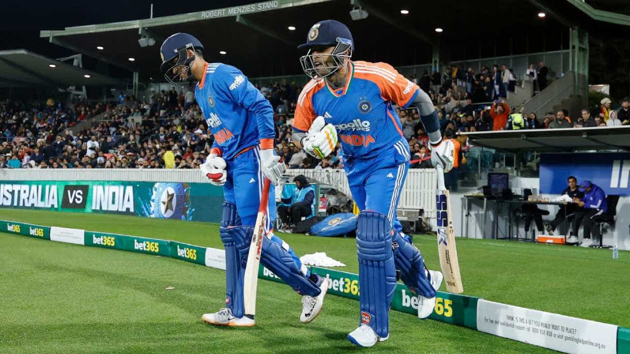 IND vs AUS 2nd T20I: ಇಂದು ಭಾರತ-ಆಸ್ಟ್ರೇಲಿಯಾ ದ್ವಿತೀಯ ಟಿ20: ಹೈವೋಲ್ಟೇಜ್ ಕದನಕ್ಕೆ ಮೆಲ್ಬೋರ್ನ್ ಸಜ್ಜು IND vs AUS 2nd T20I: ಇಂದು ಭಾರತ-ಆಸ್ಟ್ರೇಲಿಯಾ ದ್ವಿತೀಯ ಟಿ20: ಹೈವೋಲ್ಟೇಜ್ ಕದನಕ್ಕೆ ಮೆಲ್ಬೋರ್ನ್ ಸಜ್ಜು