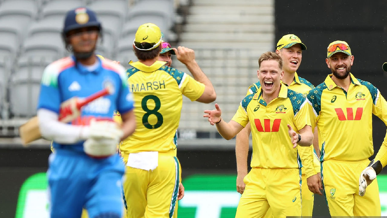 ವಿಶೇಷ ಎಂದರೆ ಈ ಗೆಲುವು ಮತ್ತೊಮ್ಮೆ ಆಸ್ಟ್ರೇಲಿಯಾ ತಂಡದ ಬಲಿಷ್ಠತೆಯನ್ನು ಎತ್ತಿ ತೋರಿಸಿದೆ. ಏಕೆಂದರೆ 2023 ರ ಏಕದಿನ ವಿಶ್ವಕಪ್​ನ ಫೈನಲ್ ಪಂದ್ಯದಲ್ಲಿ ಕಣಕ್ಕಿಳಿದಿದ್ದ ಕೇವಲ ನಾಲ್ವರು ಆಟಗಾರರು ಮಾತ್ರ ಮೊದಲ ಏಕದಿನ ಪಂದ್ಯದಲ್ಲಿ ಕಾಣಿಸಿಕೊಂಡಿದ್ದರು. ಅಂದರೆ ಚಾಂಪಿಯನ್ಸ್ ತಂಡದ ಬಹುತೇಕ ಆಟಗಾರರು ಮೊದಲ ಮ್ಯಾಚ್​ಗೆ ಅಲಭ್ಯರಾಗಿದ್ದರು.