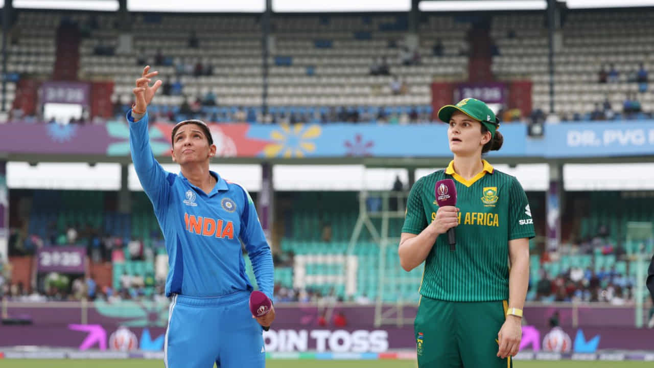 World Cup 2025: ಮಳೆ ಪೀಡಿತ ಪಂದ್ಯದಲ್ಲಿ ಟಾಸ್ ಗೆದ್ದ ಆಫ್ರಿಕಾ; ಭಾರತ ತಂಡದಲ್ಲಿ 1 ಬದಲಾವಣೆ World Cup 2025: ಮಳೆ ಪೀಡಿತ ಪಂದ್ಯದಲ್ಲಿ ಟಾಸ್ ಗೆದ್ದ ಆಫ್ರಿಕಾ; ಭಾರತ ತಂಡದಲ್ಲಿ 1 ಬದಲಾವಣೆ