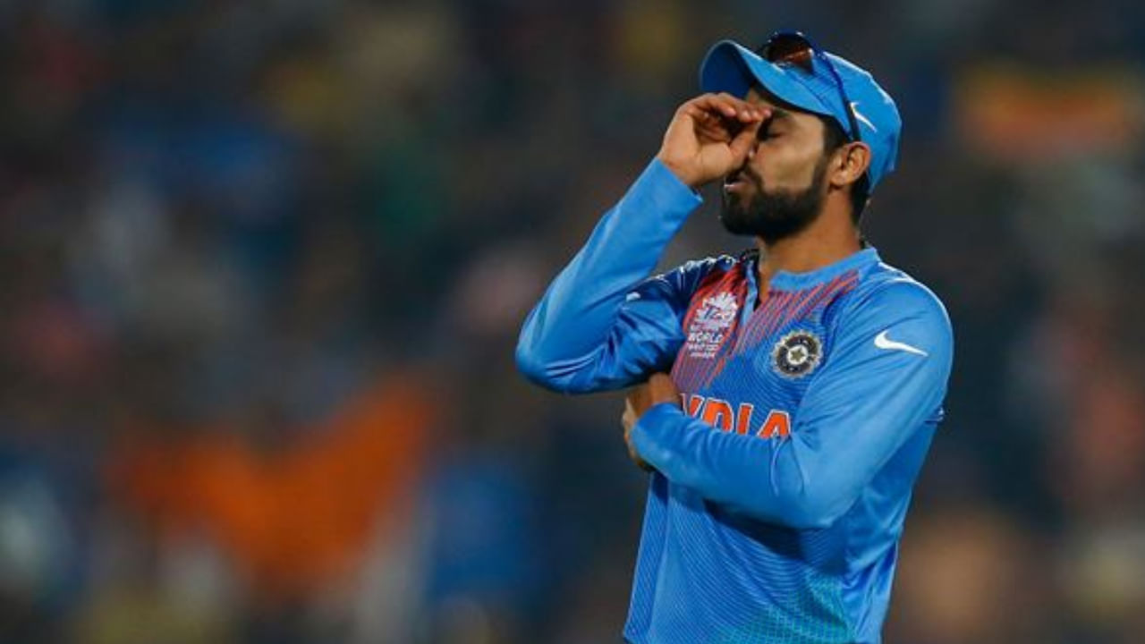 ಅದ್ಭುತ ಪ್ರದರ್ಶನಕ್ಕಾಗಿ ರವೀಂದ್ರ ಜಡೇಜಾ ಅವರನ್ನು ಪಂದ್ಯಶ್ರೇಷ್ಠ ಪ್ರಶಸ್ತಿಯನ್ನು ನೀಡಲಾಯಿತು. ಆದರೆ ಆಸ್ಟ್ರೇಲಿಯಾ ಪ್ರವಾಸಕ್ಕಾಗಿ ಟೀಂ ಇಂಡಿಯಾದ ಏಕದಿನ ತಂಡದಲ್ಲಿ ಜಡೇಜಾಗೆ ಅವಕಾಶ ನೀಡಲಾಗಿಲ್ಲ. ಕೊನೆಯ ಬಾರಿಗೆ ಚಾಂಪಿಯನ್ಸ್ ಟ್ರೋಫಿಯಲ್ಲಿ ಆಡಿದ್ದ ಜಡೇಜಾಗೆ ಏಕದಿನ ಮಾದರಿಯಲ್ಲಿ ಅದುವೇ ಕೊನೆಯ ಪಂದ್ಯ ಎಂಬುದು ಅಭಿಮಾನಿಗಳ ಅಭಿಪ್ರಾಯವಾಗಿದೆ.