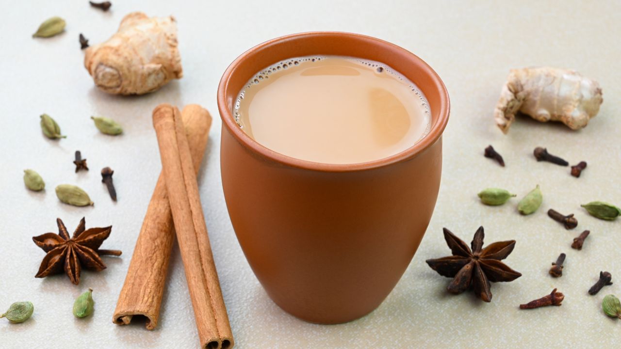 ಬೆಲ್ಲದ ಚಹಾ ಈ ರೀತಿ ಮಾಡಿದರೆ ಒಡೆದು ಹಾಳಾಗಲ್ಲ! ಶೀತ, ಕೆಮ್ಮಿನಿಂದಲೂ ತಕ್ಷಣ ಪರಿಹಾರ ಸಿಗುತ್ತೆ ಬೆಲ್ಲದ ಚಹಾ ಈ ರೀತಿ ಮಾಡಿದರೆ ಒಡೆದು ಹಾಳಾಗಲ್ಲ! ಶೀತ, ಕೆಮ್ಮಿನಿಂದಲೂ ತಕ್ಷಣ ಪರಿಹಾರ ಸಿಗುತ್ತೆ