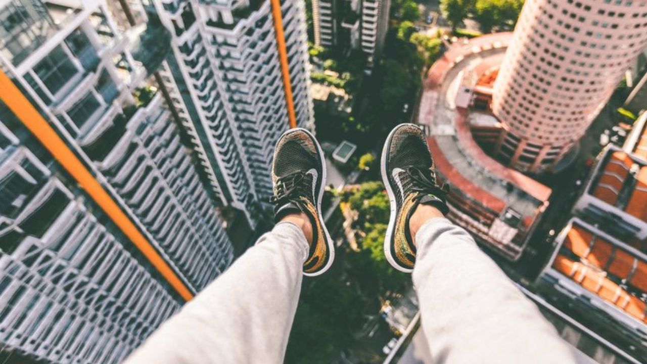 ಬೆಂಗಳೂರು: ಶಾಲಾ ಕಟ್ಟಡದಿಂದ ಹಾರಿ 17 ವರ್ಷದ ಬಾಲಕ ಸಾವು