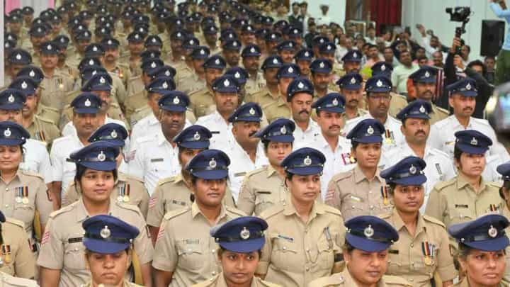 ಕರ್ನಾಟಕ ಪೊಲೀಸರಿಗೊಂದು ಹೊಸ ಕ್ಯಾಪ್: ಇತಿಹಾಸದ ಪುಟ ಸೇರಿದೆ ಸ್ಲೋಚ್ ಕ್ಯಾಪ್ ಕರ್ನಾಟಕ ಪೊಲೀಸರಿಗೊಂದು ಹೊಸ ಕ್ಯಾಪ್: ಇತಿಹಾಸದ ಪುಟ ಸೇರಿದೆ ಸ್ಲೋಚ್ ಕ್ಯಾಪ್