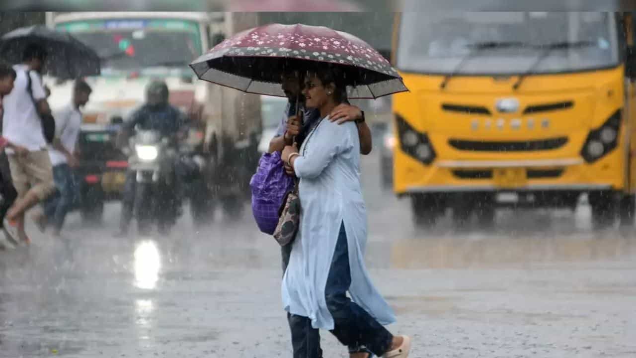 Karnataka Weather: ರಾಜ್ಯದಲ್ಲಿ ಮಳೆಯ ಪ್ರಮಾಣ ಇಳಿಕೆ, 4 ಜಿಲ್ಲೆಗಳಿಗೆ ಯೆಲ್ಲೋ ಅಲರ್ಟ್ Karnataka Weather: ರಾಜ್ಯದಲ್ಲಿ ಮಳೆಯ ಪ್ರಮಾಣ ಇಳಿಕೆ, 4 ಜಿಲ್ಲೆಗಳಿಗೆ ಯೆಲ್ಲೋ ಅಲರ್ಟ್