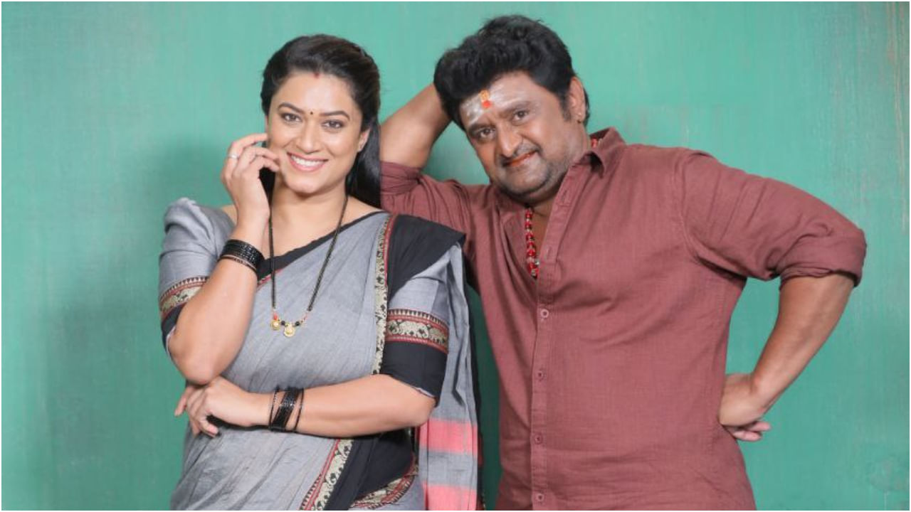 ಬಿಗ್ಬಾಸ್ ಮಾಜಿ ಸ್ಪರ್ಧಿ ತನಿಷಾ ಕುಪ್ಪಂಡ ನಾಯಕಿ, ನಿರ್ಮಾಪಕಿ ಆಗಿರುವ ‘ಕೋಣ’ ಸಿನಿಮಾ ಅ.31ರಂದು ರಾಜ್ಯಾದ್ಯಂತ ರಿಲೀಸ್ ಆಗಲಿದೆ. ಈ ಸಿನಿಮಾದಲ್ಲಿ ಕೋಮಲ್ ಕುಮಾರ್ ಅವರು ಹೀರೋ ಆಗಿ ನಟಿಸಿದ್ದಾರೆ.