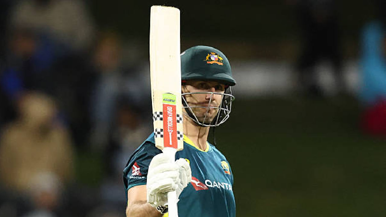 ಈ ಶತಕದೊಂದಿಗೆ ಮಿಚೆಲ್ ಮಾರ್ಷ್ ನ್ಯೂಝಿಲೆಂಡ್ ವಿರುದ್ಧ ಟಿ20 ಕ್ರಿಕೆಟ್ನಲ್ಲಿ ಸೆಂಚುರಿ ಸಿಡಿಸಿದ ಆಸ್ಟ್ರೇಲಿಯಾದ ಮೊದಲ ನಾಯಕ ಎನಿಸಿಕೊಂಡಿದ್ದಾರೆ. ಇದಕ್ಕೂ ಮುನ್ನ ರಿಕಿ ಪಾಂಟಿಂಗ್ 98 ರನ್ ಬಾರಿಸಿರುವುದು ಗರಿಷ್ಠ ಸ್ಕೋರ್ ಆಗಿತ್ತು. ಇದೀಗ ಅಜೇಯ 103 ರನ್ ಬಾರಿಸಿ ಮಿಚೆಲ್ ಮಾರ್ಷ್ ಹೊಸ ದಾಖಲೆ ನಿರ್ಮಿಸಿದ್ದಾರೆ.