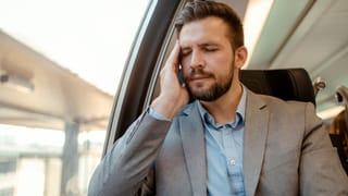 ಎಡ ಅಥವಾ ಬಲ… ಯಾವ ಕಡೆ ಮಲಗುವುದು ಆರೋಗ್ಯಕ್ಕೆ ಒಳ್ಳೆಯದು ಎಂಬುದನ್ನು ಈ ಸ್ಟೋರಿ ಮೂಲಕ ತಿಳಿಯಿರಿ