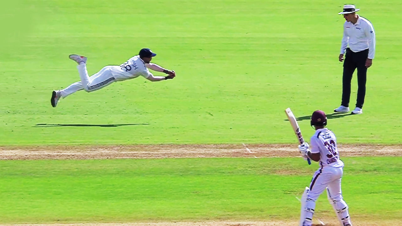 VIDEO: ಉಫ್... ಅತ್ಯದ್ಭುತ ಕ್ಯಾಚ್ ಹಿಡಿದು ಎಲ್ಲರನ್ನು ನಿಬ್ಬೆರಗಾಗಿಸಿದ ನಿತೀಶ್ VIDEO: ಉಫ್... ಅತ್ಯದ್ಭುತ ಕ್ಯಾಚ್ ಹಿಡಿದು ಎಲ್ಲರನ್ನು ನಿಬ್ಬೆರಗಾಗಿಸಿದ ನಿತೀಶ್