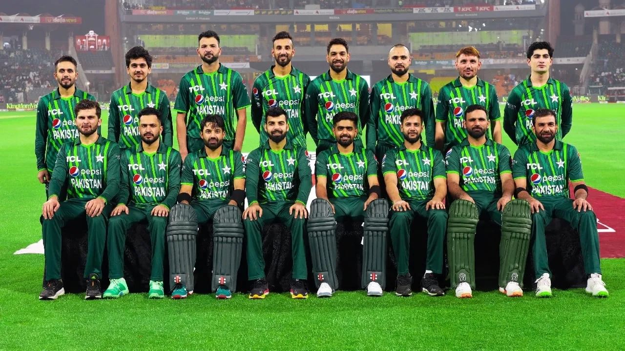 ಒಂದೇ ವರ್ಷದಲ್ಲಿ ಮೂರನೇ ಬಾರಿ ಪಾಕಿಸ್ತಾನ್ ತಂಡದ ನಾಯಕ ಬದಲಾಗಿದ್ದಾರೆ. ಈ ಬದಲಾವಣೆಯೊಂದಿಗೆ ಈ ಬಾರಿ ಕ್ಯಾಪ್ಟನ್ ಪಟ್ಟ ಅಲಂಕರಿಸಿರುವುದು ಎಡಗೈ ವೇಗಿ ಶಾಹೀನ್ ಶಾ ಅಫ್ರಿದಿ. ಹೌದು, ಪಾಕಿಸ್ತಾನ್ ಏಕದಿನ ತಂಡದ ನೂತನ ನಾಯಕನಾಗಿ ಶಾಹೀನ್ ಅಫ್ರಿದಿ ಆಯ್ಕೆಯಾಗಿದ್ದಾರೆ.