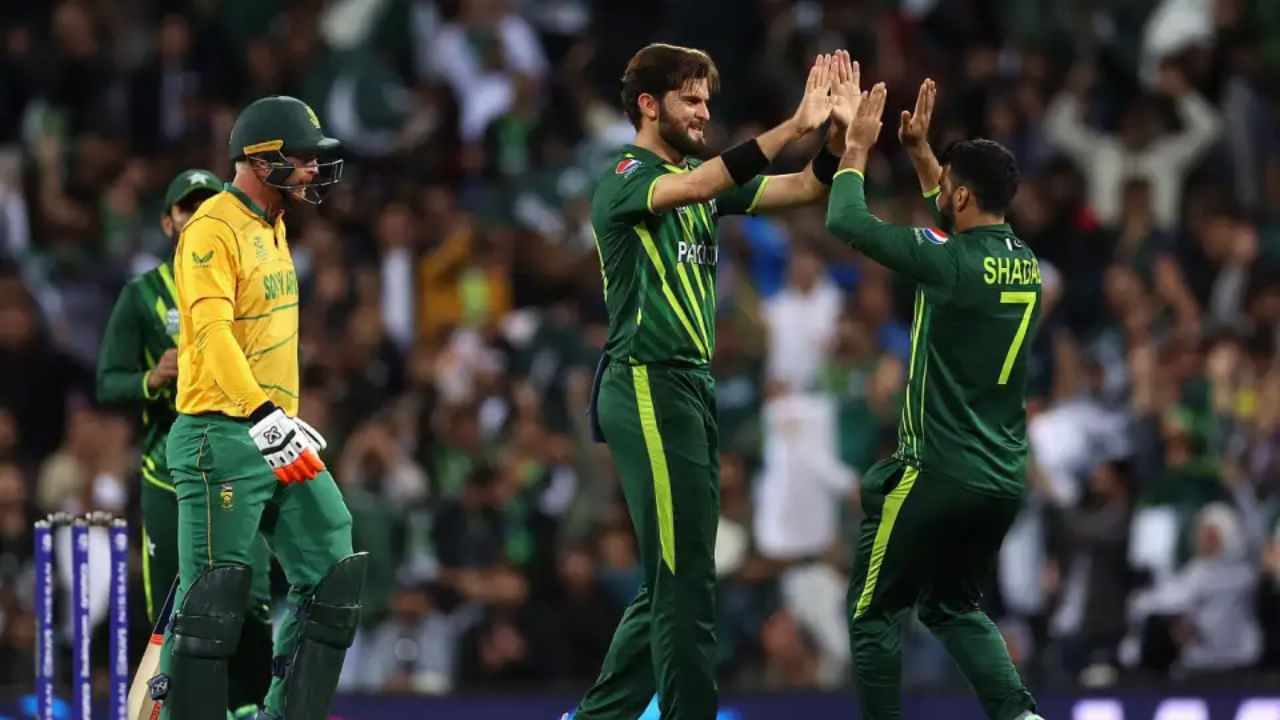 ನಂತರ ಎರಡೂ ತಂಡಗಳು ನವೆಂಬರ್ 4 ರಿಂದ 8 ರವರೆಗೆ ಫೈಸಲಾಬಾದ್ನ ಇಕ್ಬಾಲ್ ಕ್ರೀಡಾಂಗಣದಲ್ಲಿ ಮೂರು ಪಂದ್ಯಗಳ ಏಕದಿನ ಸರಣಿಯನ್ನು ಆಡಲಿವೆ. ಅದಾದ ಬಳಿಕ ವೆಂಬರ್ 11 ರಿಂದ 15 ರವರೆಗೆ ಶ್ರೀಲಂಕಾ ವಿರುದ್ಧ ಏಕದಿನ ಸರಣಿ ನಡೆಯಲಿದ್ದು, ನವೆಂಬರ್ 17 ರಿಂದ 29 ರವರೆಗೆ ತ್ರಿಕೋನ ಟಿ20 ಸರಣಿ ನಡೆಯಲಿದೆ.