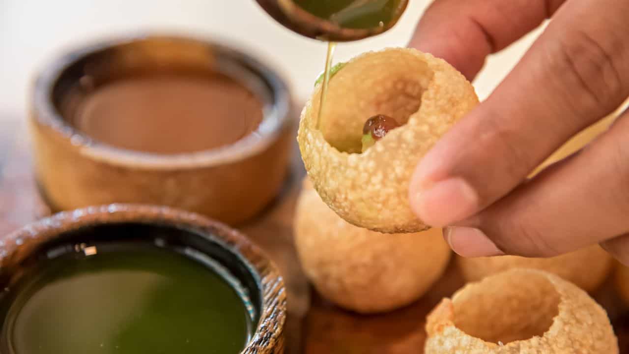 ಎಲ್ಲರ ಫೇವರೆಟ್ ಪಾನಿ ಪುರಿ ತಿನ್ನುವುದರಿಂದ ಸಿಗುತ್ತೆ ನೀವು ಊಹಿಸಲು ಸಾಧ್ಯವಿಲ್ಲದಷ್ಟು ಆರೋಗ್ಯ ಪ್ರಯೋಜನ ಎಲ್ಲರ ಫೇವರೆಟ್ ಪಾನಿ ಪುರಿ ತಿನ್ನುವುದರಿಂದ ಸಿಗುತ್ತೆ ನೀವು ಊಹಿಸಲು ಸಾಧ್ಯವಿಲ್ಲದಷ್ಟು ಆರೋಗ್ಯ ಪ್ರಯೋಜನ