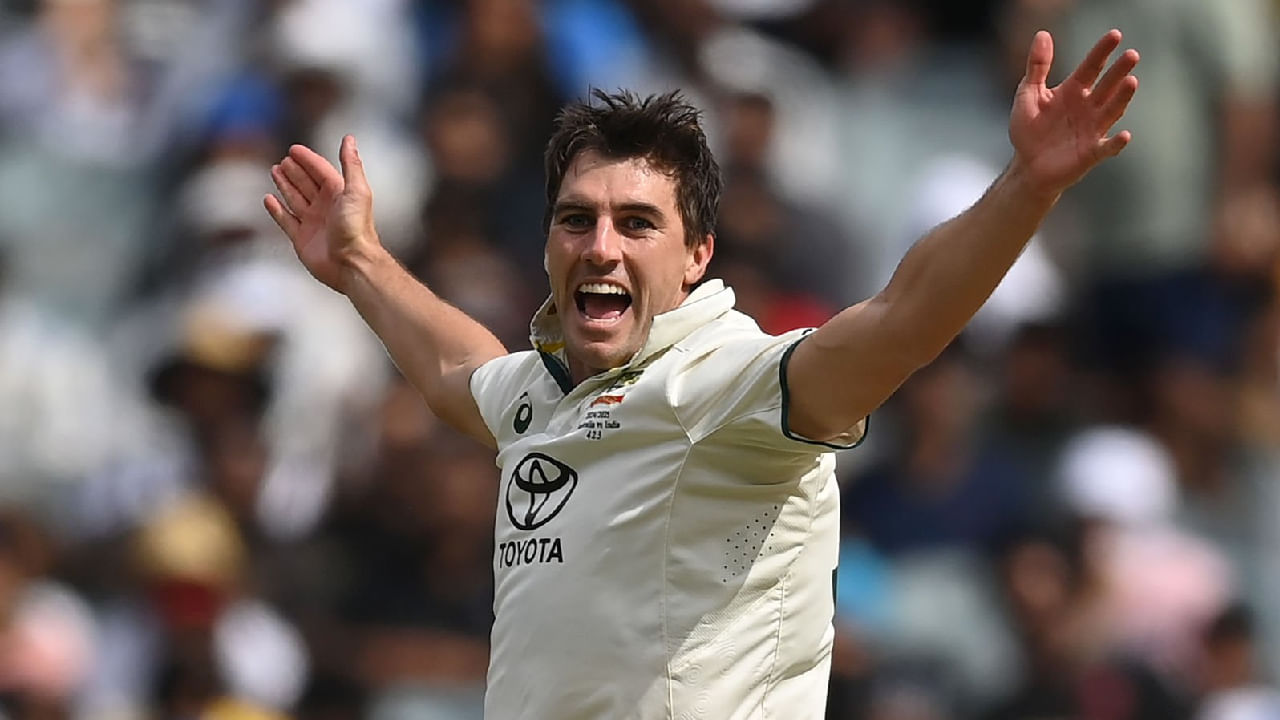 ಹೀಗಾಗಿ ನವೆಂಬರ್ 21 ರಂದು ಶುರುವಾಗಲಿರುವ ಆ್ಯಶಸ್ ಸರಣಿಯ ಮೊದಲ ಪಂದ್ಯಕ್ಕೆ ಪ್ಯಾಟ್ ಕಮಿನ್ಸ್ ಅಲಭ್ಯರಾಗಲಿದ್ದಾರೆ. ಇದಾಗ್ಯೂ ಅವರು ಉಳಿದ ಮ್ಯಾಚ್​ಗಳಿಗೆ ಲಭ್ಯರಿರಲಿದ್ದಾರಾ ಎಂಬುದರ ಬಗ್ಗೆ ಕೂಡ ಖಚಿತತೆ ಇಲ್ಲ. ಅಂದರೆ ನವೆಂಬರ್ ತಿಂಗಳಾಂತ್ಯದ ಒಳಗೆ ಸಂಪೂರ್ಣ ಗುಣಮುಖರಾದರೆ ಮಾತ್ರ ಅವರು ಆ್ಯಶಸ್ ಸರಣಿಯಲ್ಲಿ ಕಣಕ್ಕಿಳಿಯಲಿದ್ದಾರೆ.