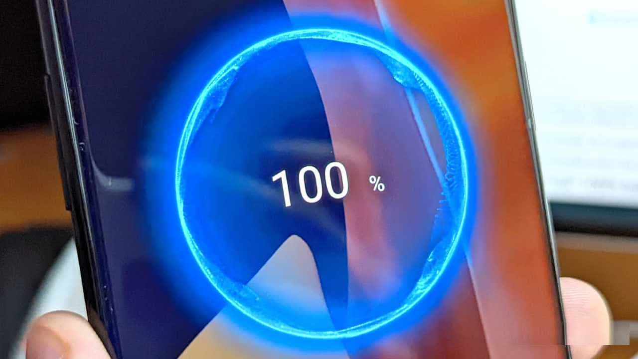 Tech Tips: ಯಾವುದೇ ಕಾರಣಕ್ಕೂ ನಿಮ್ಮ ಫೋನ್ ಅನ್ನು ಶೇ. 100 ಚಾರ್ಜ್ ಮಾಡಬೇಡಿ Tech Tips: ಯಾವುದೇ ಕಾರಣಕ್ಕೂ ನಿಮ್ಮ ಫೋನ್ ಅನ್ನು ಶೇ. 100 ಚಾರ್ಜ್ ಮಾಡಬೇಡಿ