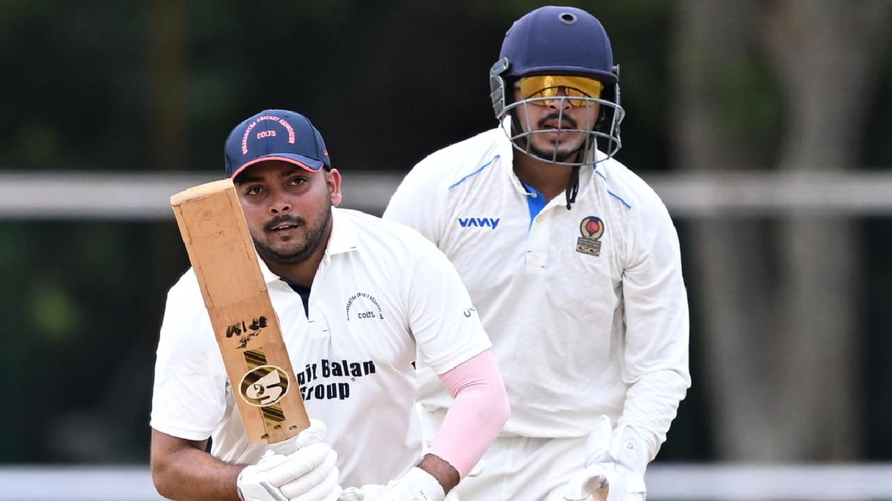 ಇನ್ನು ಈ ಪಂದ್ಯದಲ್ಲಿ 156 ಎಸೆತಗಳನ್ನು ಎದುರಿಸಿದ ಪೃಥ್ವಿ ಶಾ 5 ಭರ್ಜರಿ ಸಿಕ್ಸ್ ಹಾಗೂ 29 ಫೋರ್ ಗಳೊಂದಿಗೆ ಅಜೇಯ 222 ರನ್ ಬಾರಿಸಿದ್ದಾರೆ. ಈ ಡಬಲ್ ಸೆಂಚುರಿ ನೆರವಿನೊಂದಿಗೆ ಮಹಾರಾಷ್ಟ್ರ ತಂಡವು ದ್ವಿತೀಯ ಇನಿಂಗ್ಸ್ ನಲ್ಲಿ 3 ವಿಕೆಟ್ ನಷ್ಟಕ್ಕೆ 359 ರನ್ ಪೇರಿಸಿ ಡಿಕ್ಲೇರ್ ಘೋಷಿಸಿದೆ.