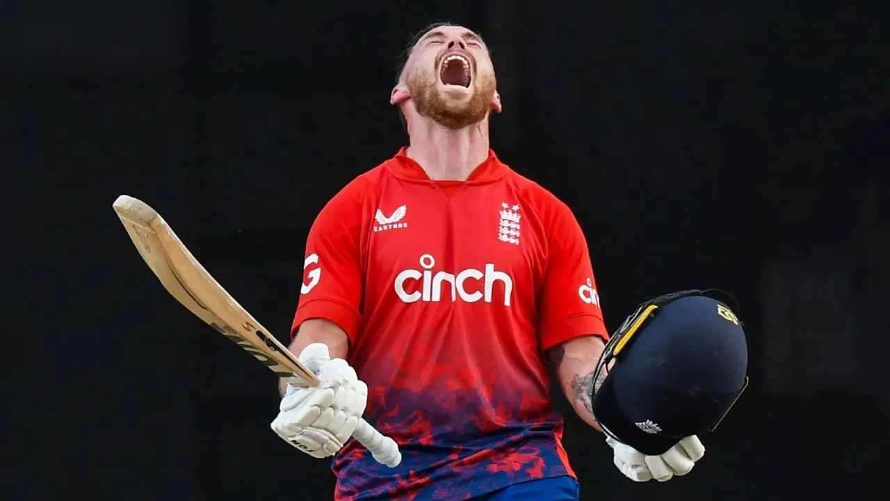 ಇನ್ನು ನ್ಯೂಝಿಲೆಂಡ್ ವಿರುದ್ಧದ ಪಂದ್ಯದಲ್ಲಿ ಮೊದಲು ಬ್ಯಾಟ್ ಮಾಡಿದ ಇಂಗ್ಲೆಂಡ್ ತಂಡವು ಫಿಲ್ ಸಾಲ್ಟ್ ಅವರ ಭರ್ಜರಿ ಅರ್ಧಶತಕದ ನೆರವಿನೊಂದಿಗೆ 20 ಓವರ್​ಗಳಲ್ಲಿ 4 ವಿಕೆಟ್ ಕಳೆದುಕೊಂಡು 236 ರನ್ ಕಲೆಹಾಕಿತು. ಈ ಗುರಿಯನ್ನು ಬೆನ್ನತ್ತಿದ ನ್ಯೂಝಿಲೆಂಡ್ ತಂಡವು 171 ರನ್​​​ಗಳಿಸಲಷ್ಟೇ ಶಕ್ತರಾಗಿದ್ದಾರೆ. ಈ ಮೂಲಕ ಇಂಗ್ಲೆಂಡ್ 65 ರನ್​​ಗಳ ಜಯ ಸಾಧಿಸಿದೆ.