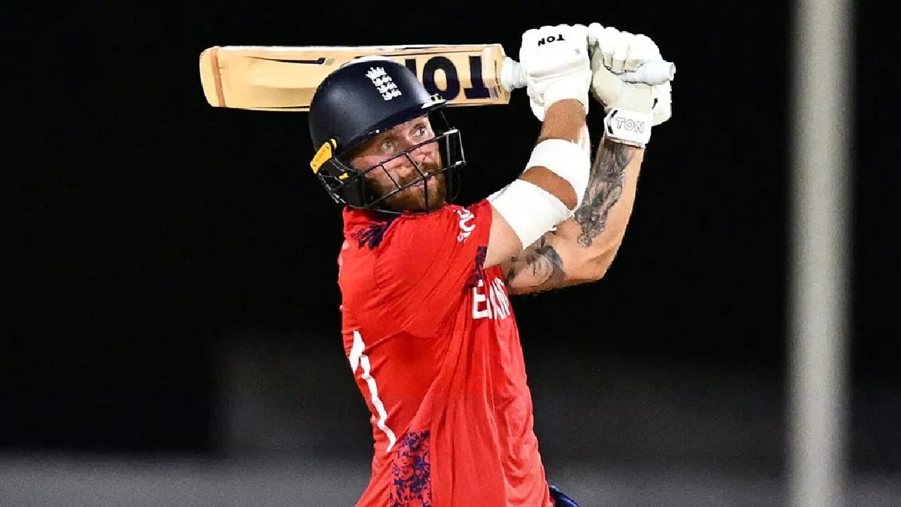 ಇಂಗ್ಲೆಂಡ್ ಪರ ಈವರೆಗೆ 49 ಟಿ20 ಪಂದ್ಯಗಳನ್ನಾಡಿರುವ ಫಿಲ್ ಸಾಲ್ಟ್ ಆರಂಭಿಕನಾಗಿ ಕಣಕ್ಕಿಳಿದು 70 ಸಿಕ್ಸ್​ ಸಿಡಿಸಿದ್ದಾರೆ. ಈ ಮೂಲಕ ಆಂಗ್ಲರ ಪರ ಟಿ20 ಕ್ರಿಕೆಟ್​ನಲ್ಲಿ ಇನಿಂಗ್ಸ್ ಆರಂಭಿಸಿ ಅತೀ ಹೆಚ್ಚು ಸಿಕ್ಸರ್ ಬಾರಿಸಿದ 2ನೇ ಬ್ಯಾಟರ್ ಎಂಬ ಹೆಗ್ಗಳಿಕೆಯನ್ನು ತಮ್ಮದಾಗಿಸಿಕೊಂಡಿದ್ದಾರೆ.