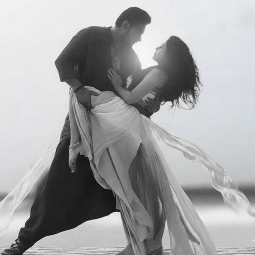 ‘ನಿಮ್ಮಂಥಹಾ ಸ್ಟಾರ್ ಜೊತೆಗೆ ಕೆಲಸ ಮಾಡಲು ಅವಕಾಶ ಸಿಕ್ಕಿದ್ದು ಅದೃಷ್ಟ. ಸೆಟ್‌ನಲ್ಲಿ ನಿಮ್ಮ ಏಕಾಗ್ರತೆ, ನಿಮ್ಮ ತಾಳ್ಮೆ ಮತ್ತು ನಿಮ್ಮ ಅಚಲ ಸಮರ್ಪಣೆ, ಪಾತ್ರಗಳಿಗೆ ಜೀವ ತುಂಬುವ ನಿಮ್ಮ ಆ ಪ್ರಕ್ರಿಯೆಗಳನ್ನು ಪ್ರತಿದಿನವೂ ಸೆಟ್​​ನಲ್ಲಿ ನೋಡುವುದು ನನಗೆ ಒಂದು ಅದ್ಭುತ ಪಾಠವಾಯ್ತು’ ಎಂದಿದ್ದಾರೆ ರಚನಾ.