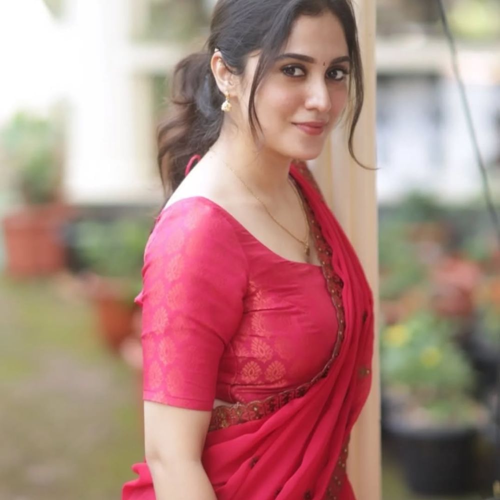 ದರ್ಶನ್ ಅಂಥಹಾ ವ್ಯಕ್ತಿಯ ನೋಡಿಯೇ ಇಲ್ಲ ಎಂದ ರಚನಾ: ಚಿತ್ರಗಳಲ್ಲಿ ನೋಡಿ ನಟಿಯ ಅಂದ -  Kannada News | Darshan starrer The Devil movie heroine Rachana Rai pics |  TV9 Kannada