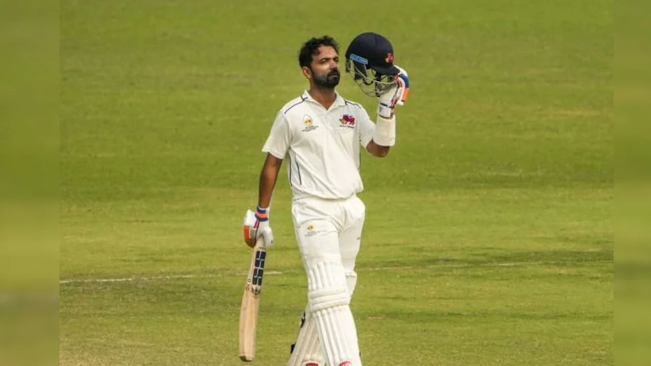 ಮುಂಬೈ ತಂಡವು 2025-26 ರ ರಣಜಿ ಟ್ರೋಫಿಯ ಎರಡನೇ ಸುತ್ತಿನ ಪಂದ್ಯವನ್ನು ಛತ್ತೀಸ್‌ಗಢ ವಿರುದ್ಧ ಆಡುತ್ತಿದೆ. ಈ ಪಂದ್ಯದಲ್ಲಿ ಮೊದಲು ಬ್ಯಾಟಿಂಗ್ ಮಾಡಿದ ಮುಂಬೈ ತಂಡವು ಎರಡನೇ ದಿನದ ಆಟದ ಅಂತ್ಯದ ವೇಳೆಗೆ 8 ವಿಕೆಟ್‌ಗಳ ನಷ್ಟಕ್ಕೆ 406 ರನ್ ಗಳಿಸಿದೆ. ತಂಡದ ಪರ ಅನುಭವಿ ಬ್ಯಾಟ್ಸ್‌ಮನ್ ಅಜಿಂಕ್ಯ ರಹಾನೆ ತಮ್ಮ ವೃತ್ತಿಜೀವನದ 42 ನೇ ಪ್ರಥಮ ದರ್ಜೆ ಶತಕ ಬಾರಿಸಿದ್ದಾರೆ.
